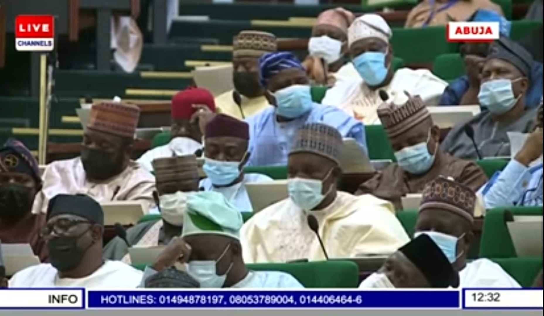 Nigerian Lawmakers Doze Off As Buhari Presents 2022 Budget Proposal To National Assembly